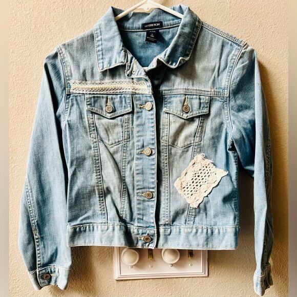 GAP KIDS VINTAGE GAPSTRETCH CROCHET DETAIL DENIM JEAN JACKET GIRLS SIZE 10 - Picture 2 of 4